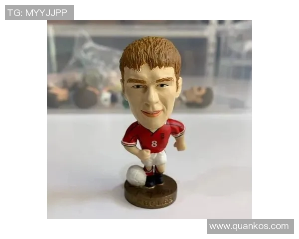 足球明星布娃娃的可爱形象展示与收藏价值分析